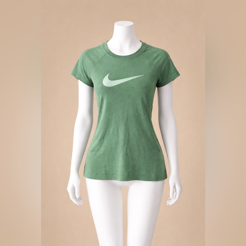 🛍️3/25 Nike Women's Short Sleeve Tee in Green
